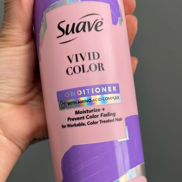 Other - Suave Vivid Color Conditioner
